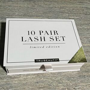 NIB Tru Beauty Limited Edition 10 pair handmade lash set with mirror and storage